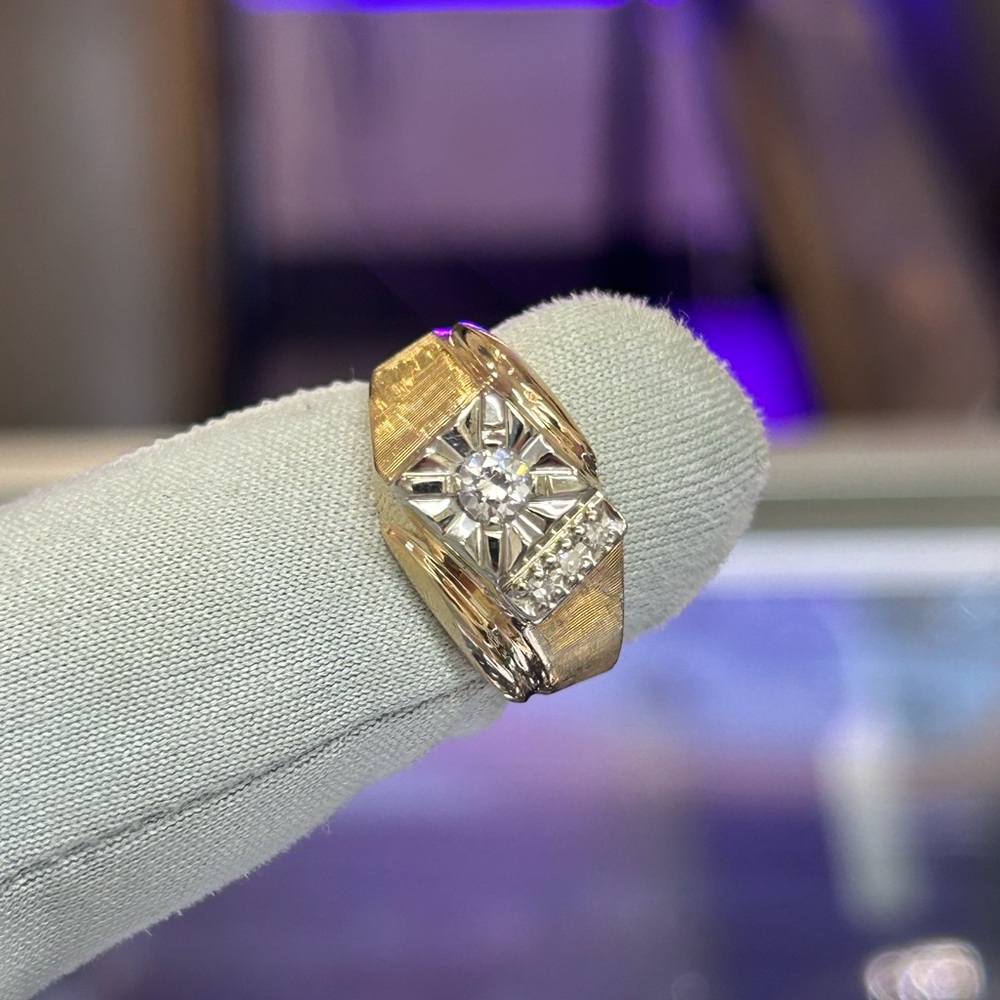 14kt Yellow Gold .30 CT Diamond Ring